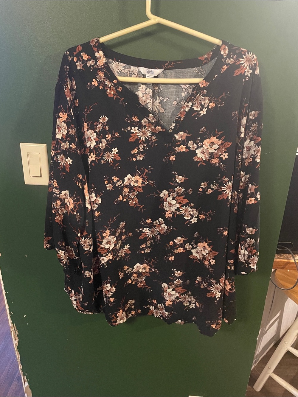 Croft&Barrow 3/4 SleeveFloral V-Neck Women's Top in Black and Rust Size 4X